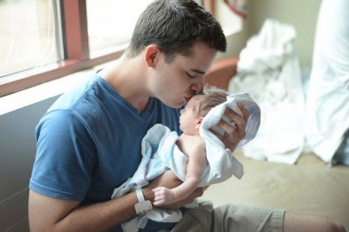 Двотижнева оплачувана відпустка для батька у зв'язку з народженням дитини: законопроект